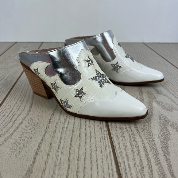Betsey Johnson Denniss Western Star Slip-on Mules 6.5 White & Silver $99 - Picture 1 of 11
